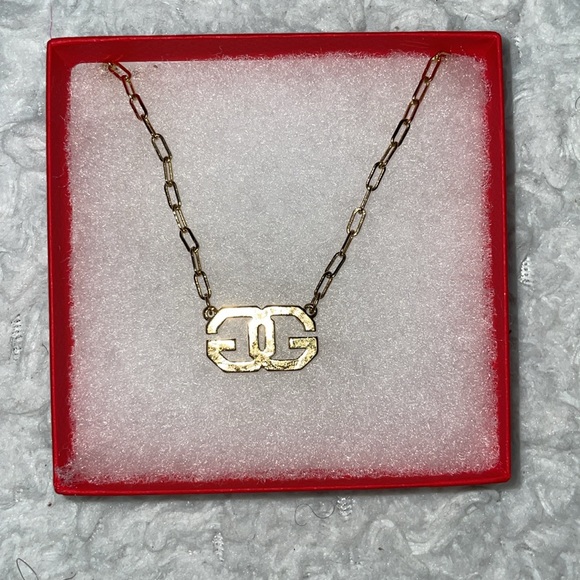 Givenchy Vintage Interlocking GG Logo Pendant Gold Tone Necklace with Gift Box - Picture 2 of 10